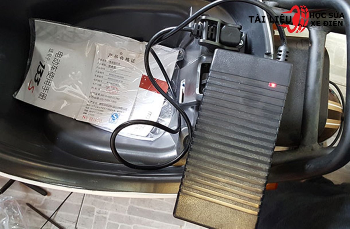 🔋 Chương 2: Hiểu đúng về ắc quy, pin lithium và bộ sạc xe điện