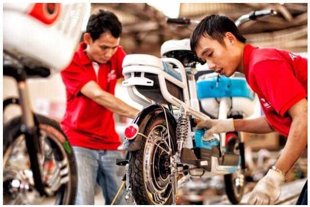 Nên Học Sửa Xe Gì Trước: Xe Đạp Điện Hay Xe Máy Điện?